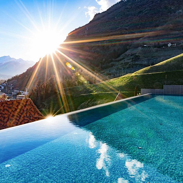 Sky_infinity_sportpool_infinitypool_5_sterne_luxushotel_südtirol_skypool_hote_südtirol_mit_vielen_pools_hotel_für_feinschmecker_südtirol_beste_wellnesshotels_südtirol_medical_spa_hotel_südtirol_beauty_hotel_Südtirol