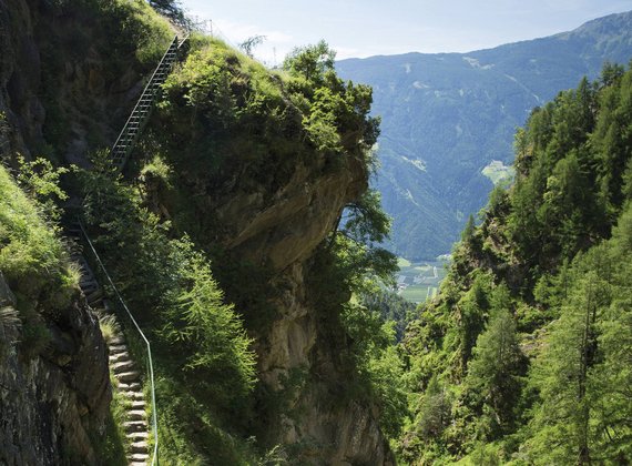Wandern Höhenweg Meran - Wanderhotel Meran, Naturns